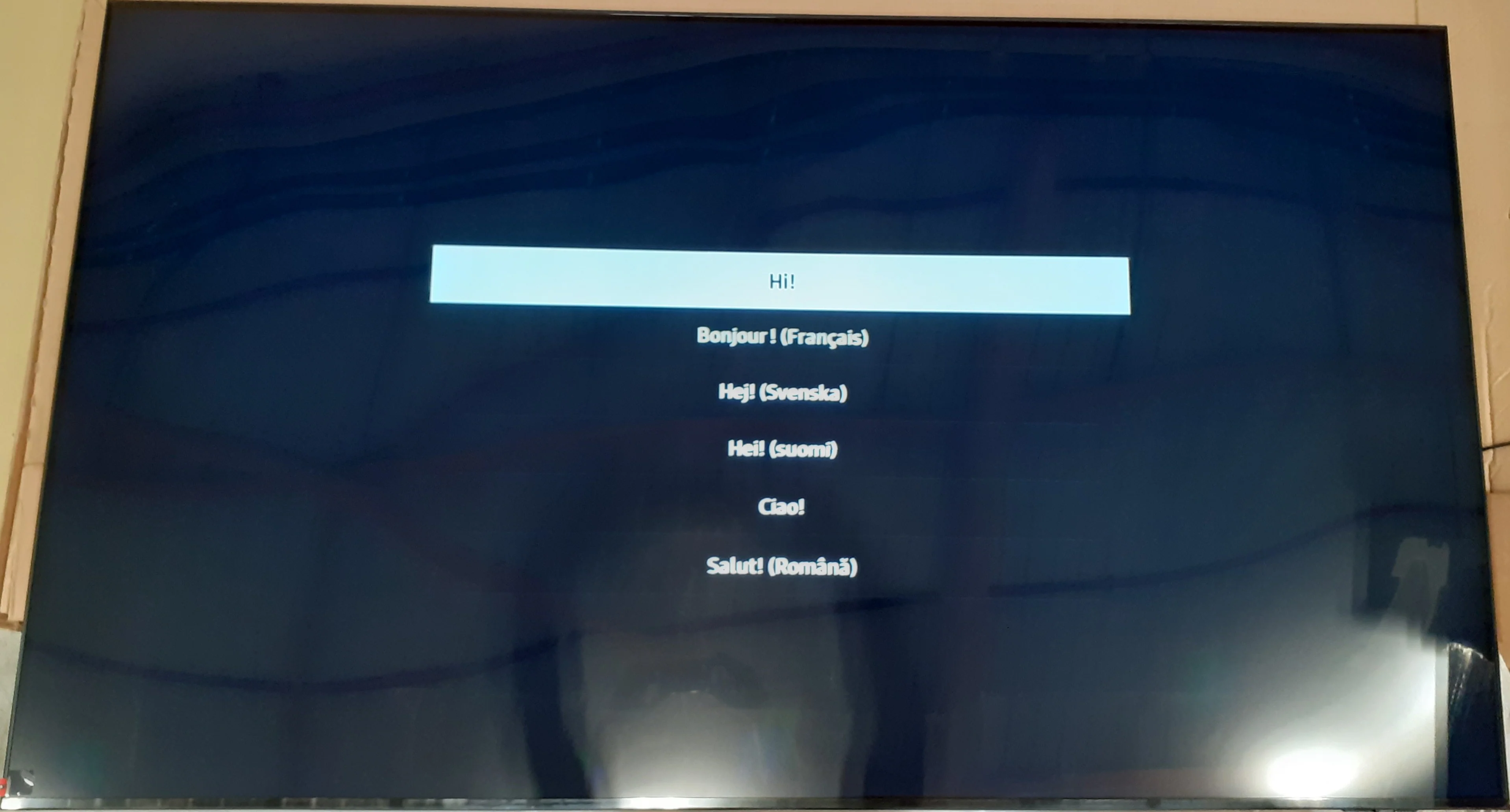 Téléviseur LED 84 pouces Reconditionné SAMSUNG TU85DU7105 - Image 2